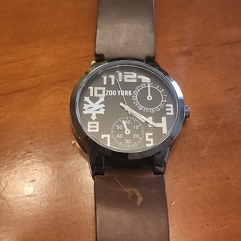 Zoo York Charcoal and Black Timepiece - Picture 1 of 3